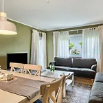 Deluxe Apfelbaum * فريدريشسهافن
